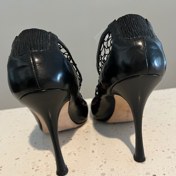 Manolo Blahnik Black Fishnet Pumps - Picture 4 of 5